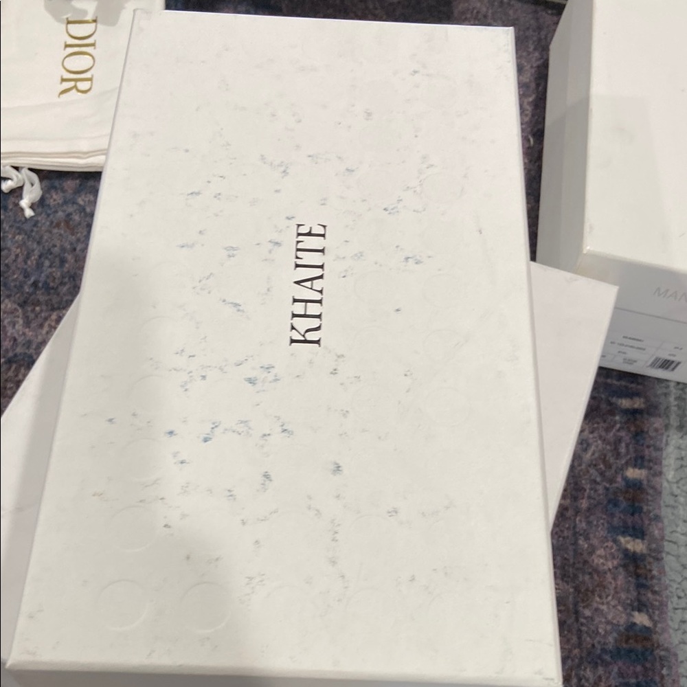 KHAITE White Embossed Box - Picture 2 of 5